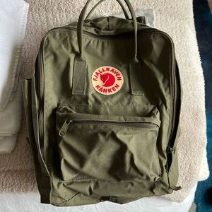 Green fjallraven backpack